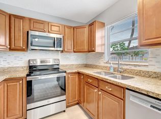 1016 W Lakewood Rd #0, West Palm Beach, FL 33405