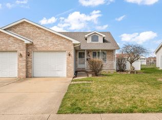 9650 Buchanan St, Crown Point, IN 46307