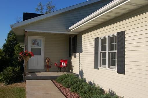 1st image of 211 Vista Ct