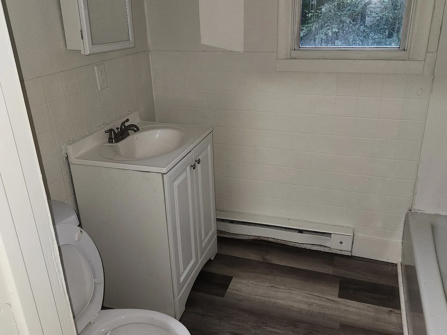 6 bed, 1900 sqft, $1,700 — Photo 3