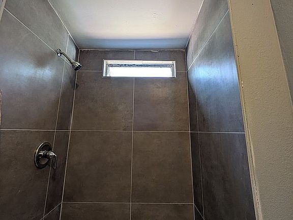 4th image of 61 Neeld St