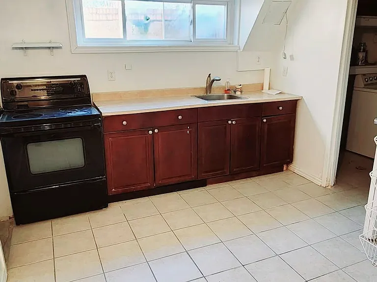 27 Main St #LOWER FLOOR — Photo 1