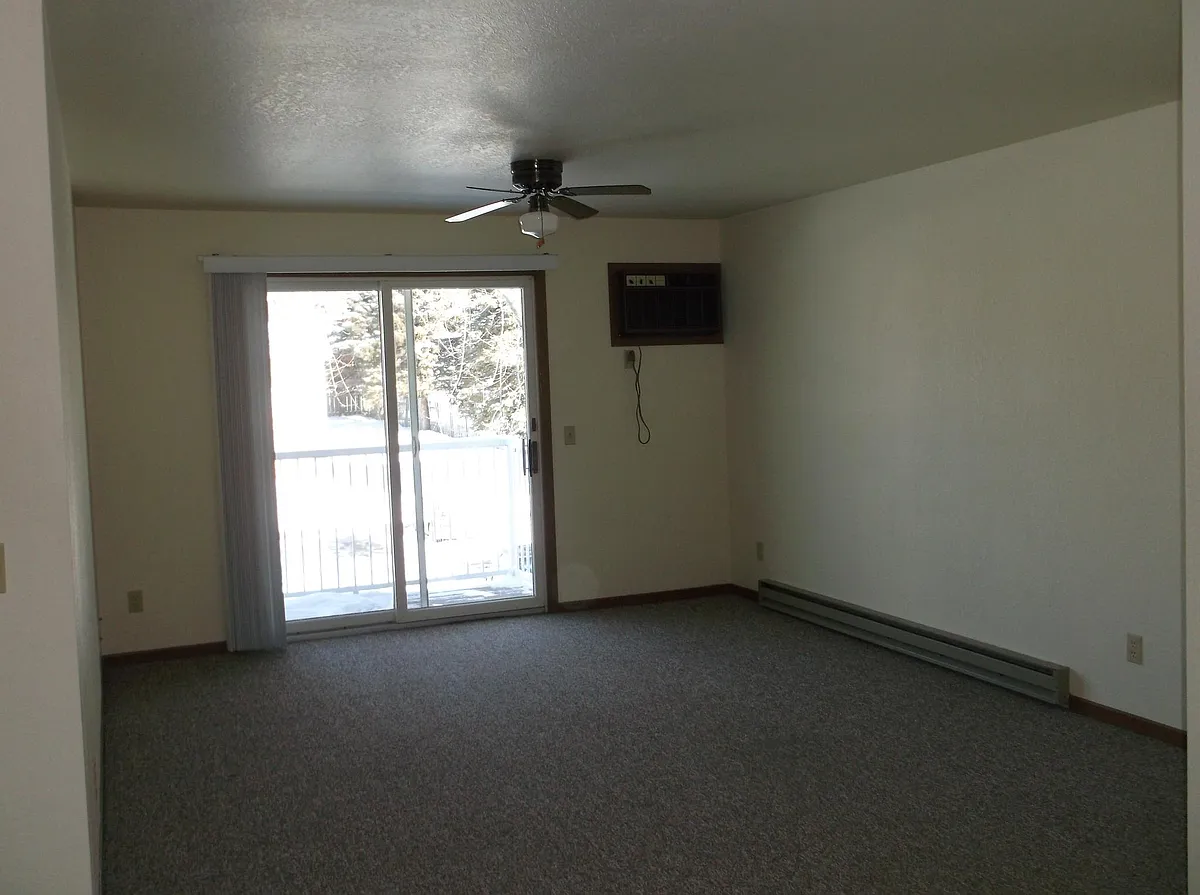 Building Photo - 834 Meadowview Ln