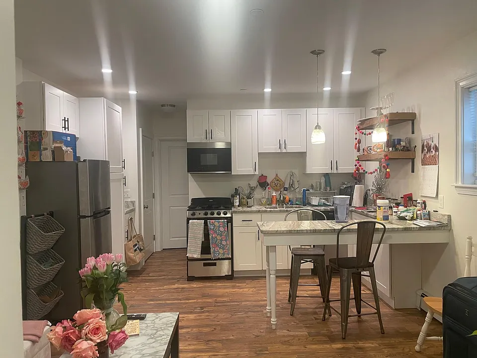 1111 Boylston St #1B