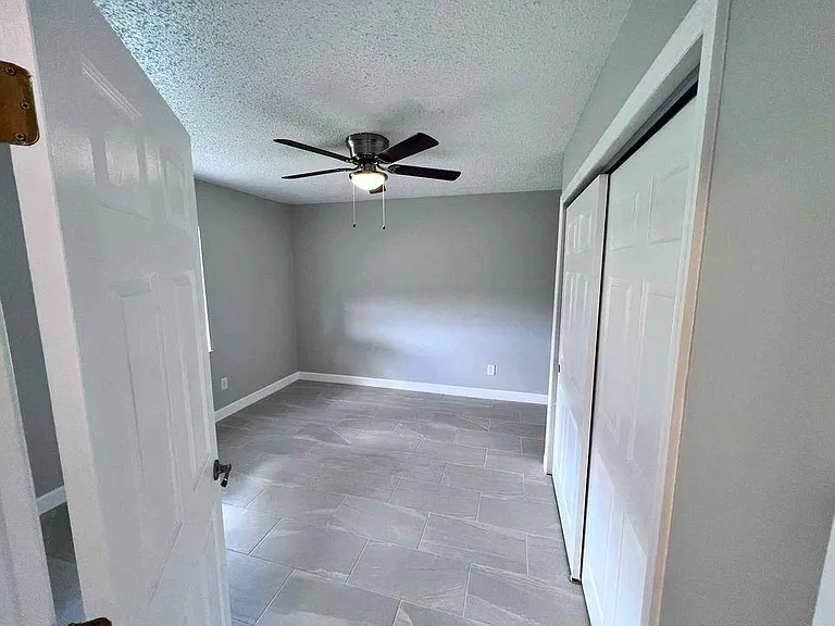 2410 S Brocksmith Rd — Photo 24