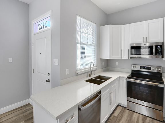 3rd image of 3127 N Robertson St