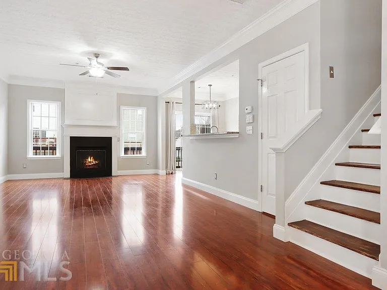 512 Blossom Way — Photo 5