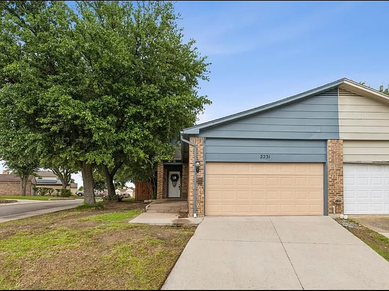 2231 Bunker Hill Dr — Photo 17