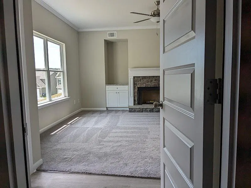 3 bed, 2.5 bath, 1604 sqft, $2,099 — Photo 2