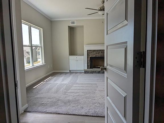 2nd image of 313 Melody Ln NE