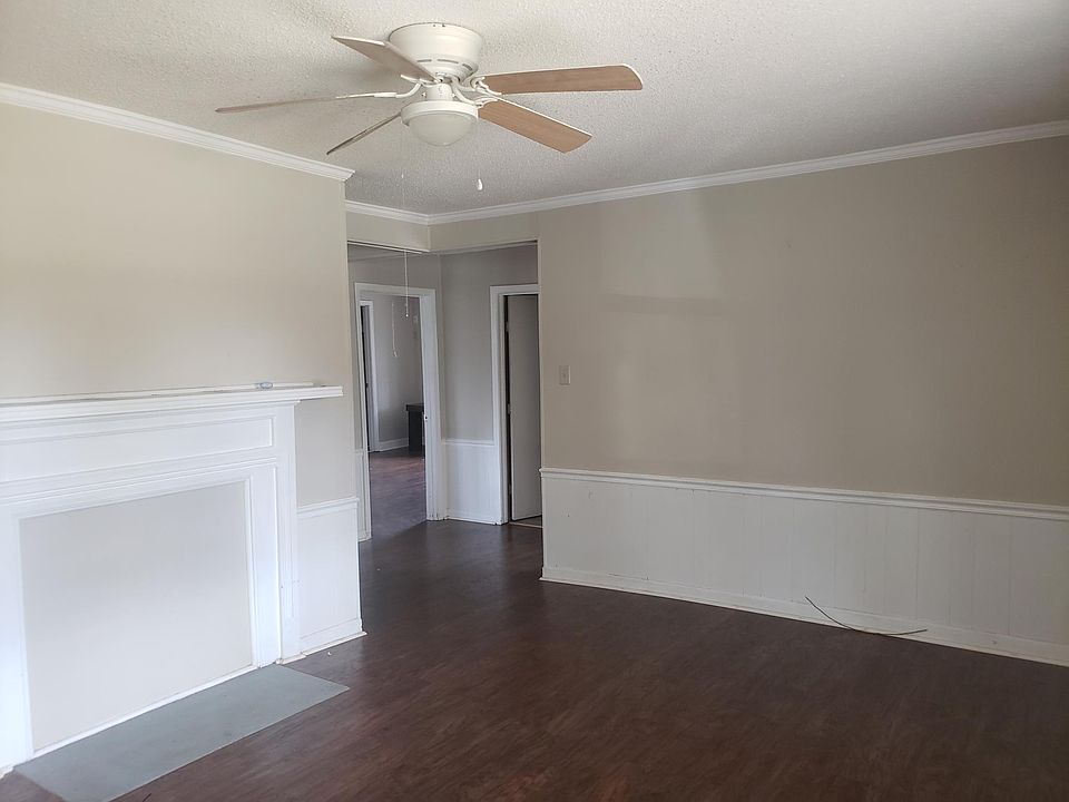 1st image of 302 Pitts Cir #302