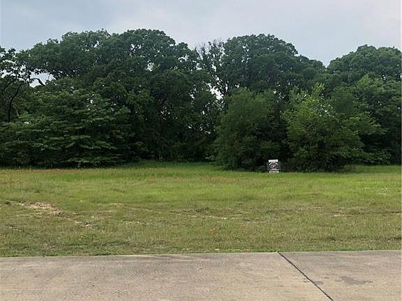 5th image of 1033 Hidden Oaks Dr
