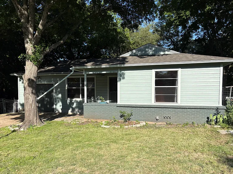 315 Ash St — Photo 2
