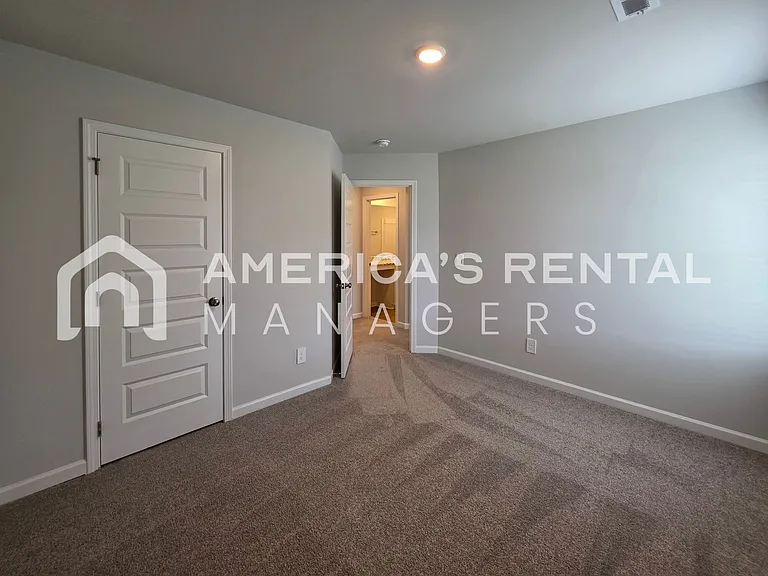 4115 Hudson Rd — Photo 40