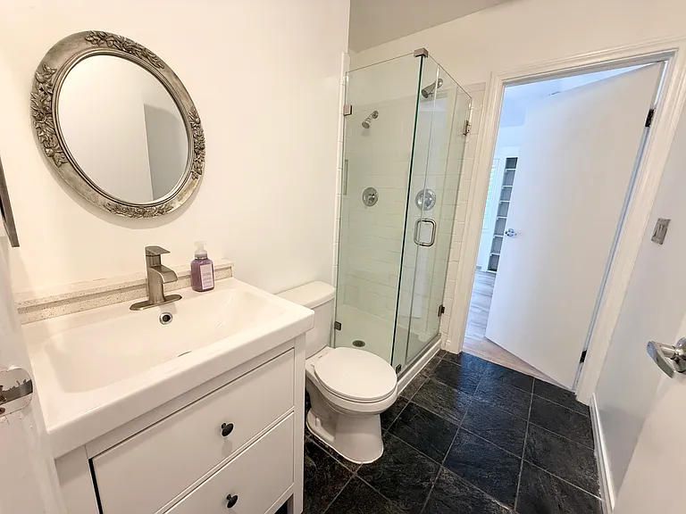 10422 Weddington St — Photo 8