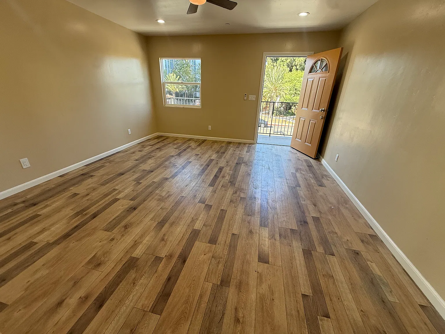 5 bed, $4,595 — Photo 4