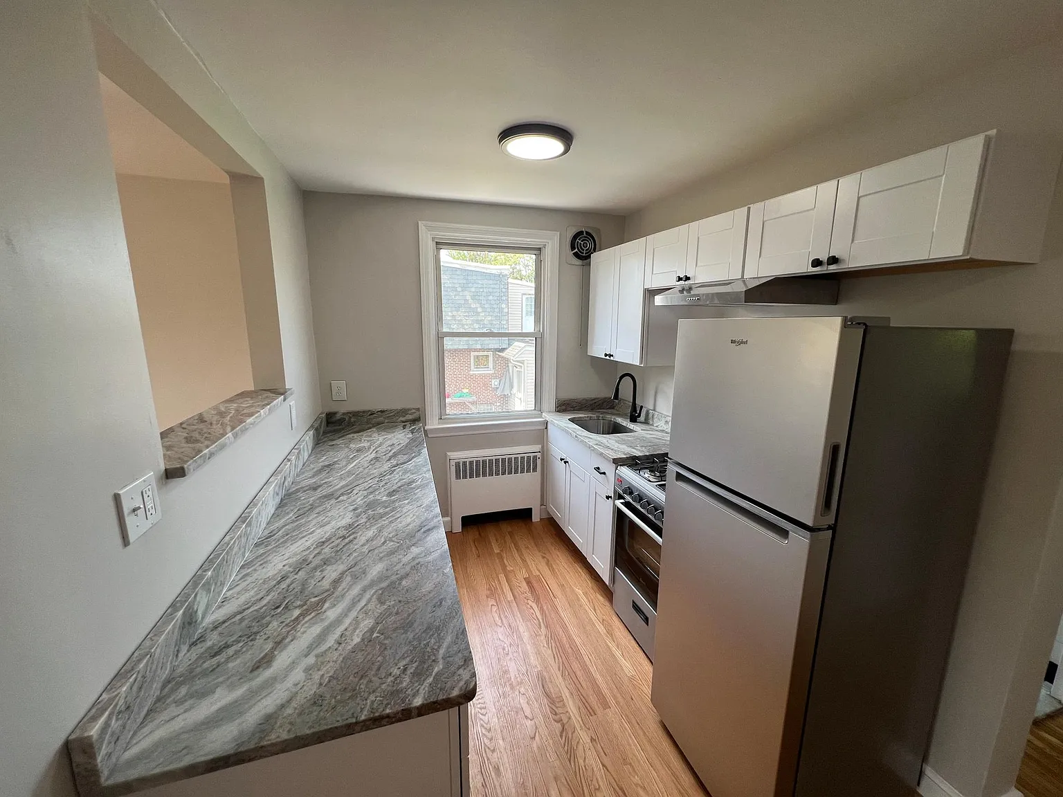 2 bed, 750 sqft, $1,345 — Photo 3