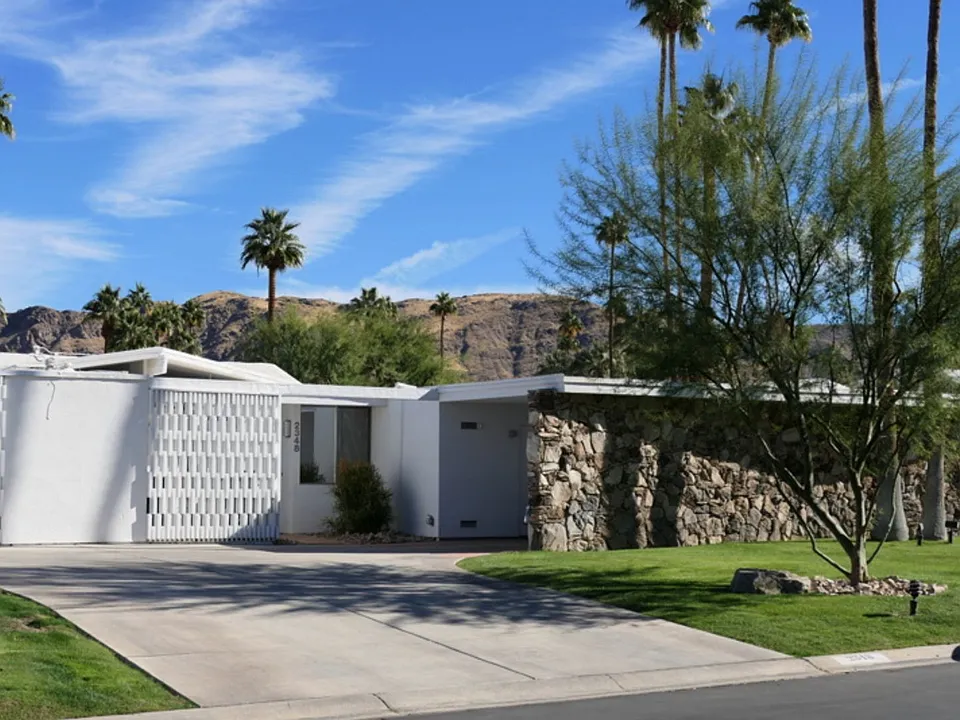 2348 S Skyview Dr