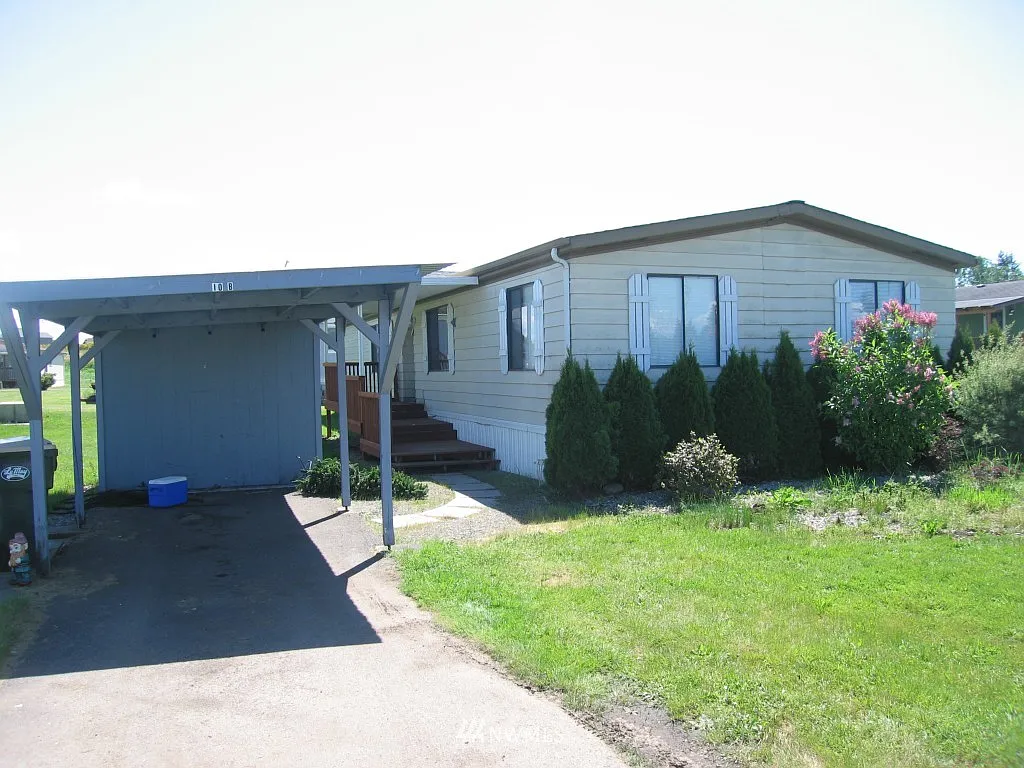 8915 Wilkenson Road SE photo 1