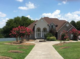 2236 Henge Point Ln, Knoxville, TN 37922