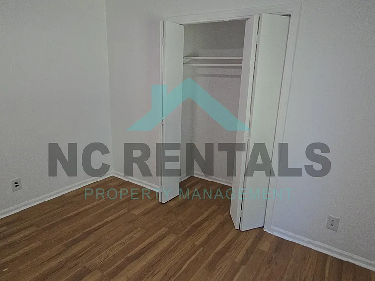 900 Greenwood Blvd — Photo 13