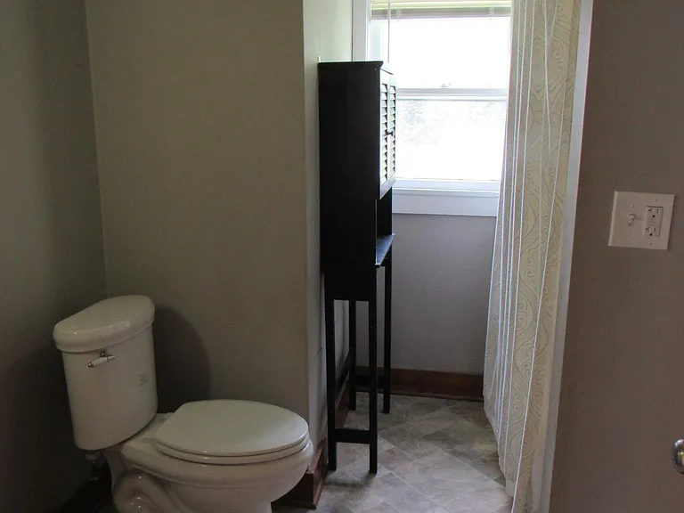 180 Columbine Ave — Photo 11