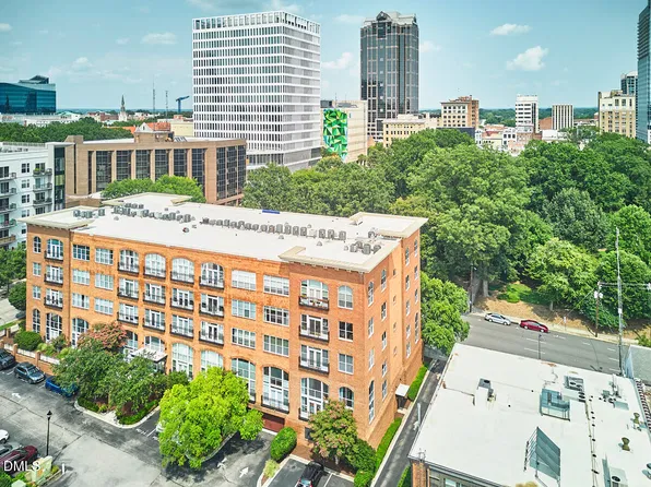 200 S Dawson St APT 310, Raleigh, NC 27601