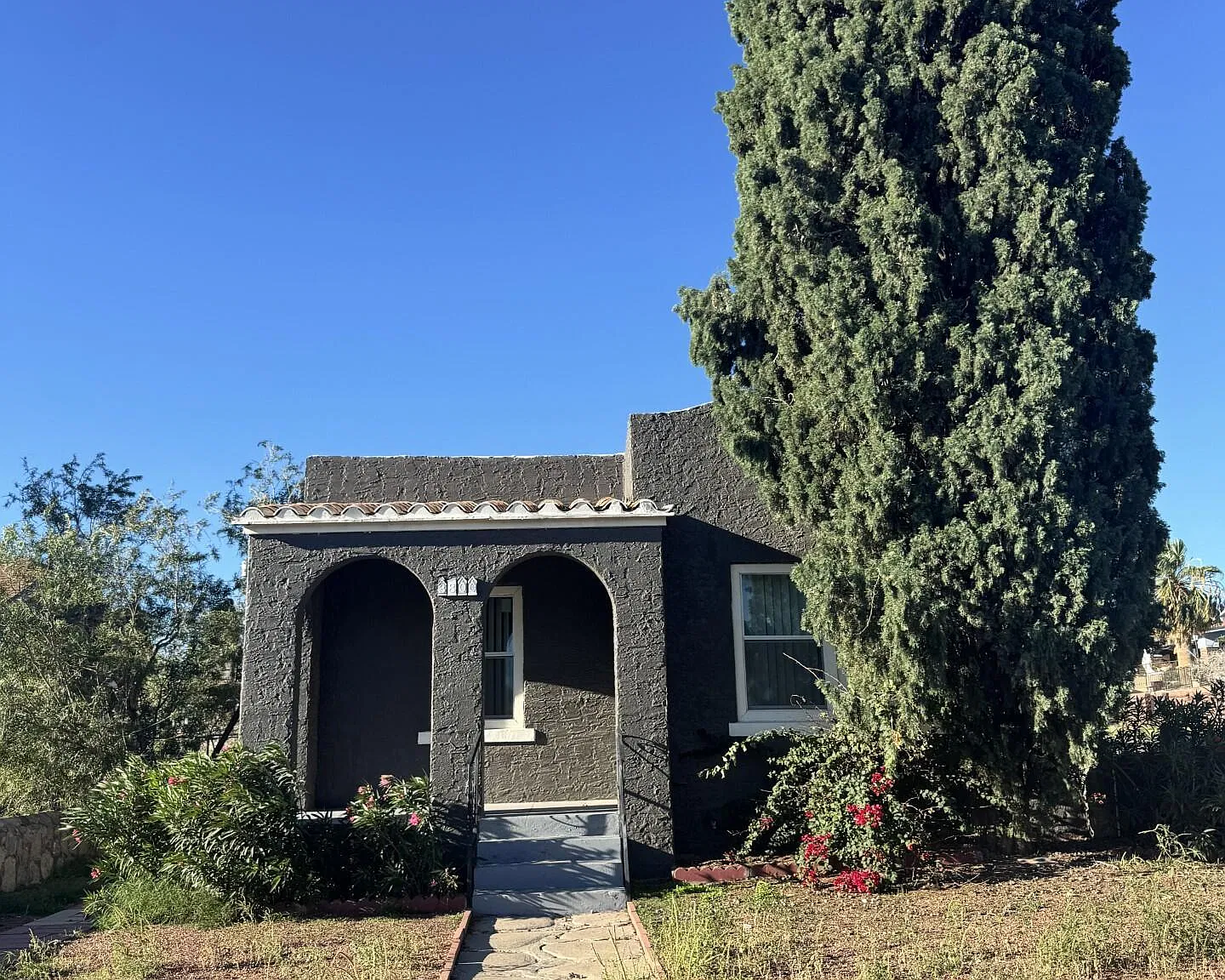 2 bed, 985 sqft, $1,550 — Photo 1