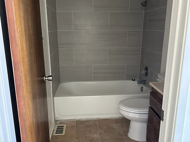 244 E Thornton Ave #13 — Photo 7