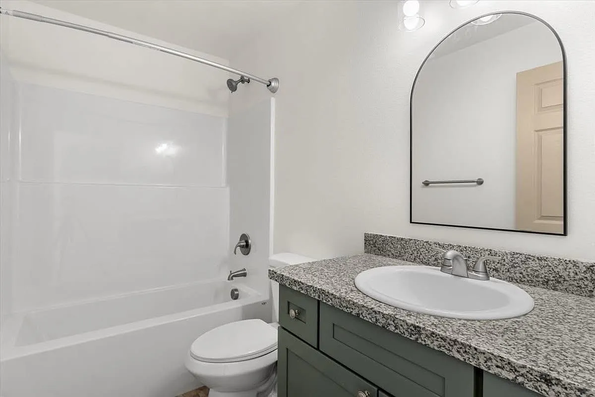 775 E St - B — Photo 2