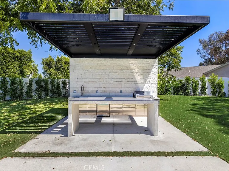 6114 Sadring Ave — Photo 14