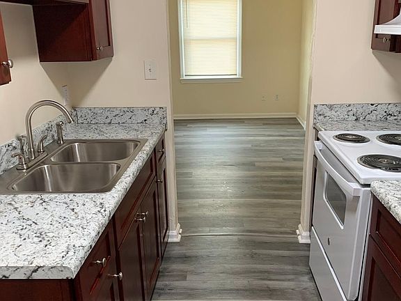 4th image of 2714 Morton Ave APT 3