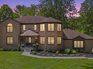 5695 Deerwood Ln, Commerce Township, MI