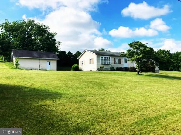 3045 Wood Dr, Manchester, MD 21102