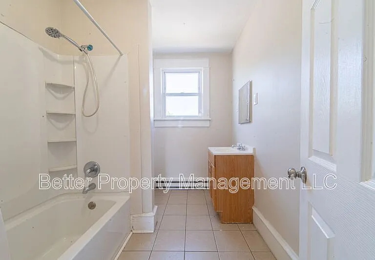 220 W Plum St #2 — Photo 10