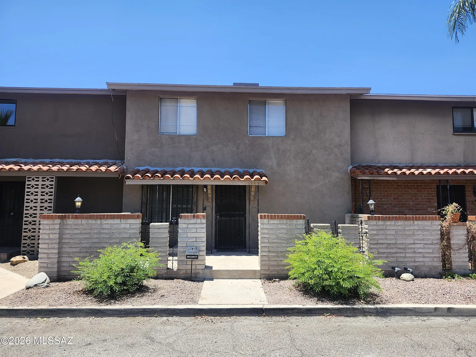 3 bed, 2.5 bath, 1752 sqft, $1,595 — Photo 3
