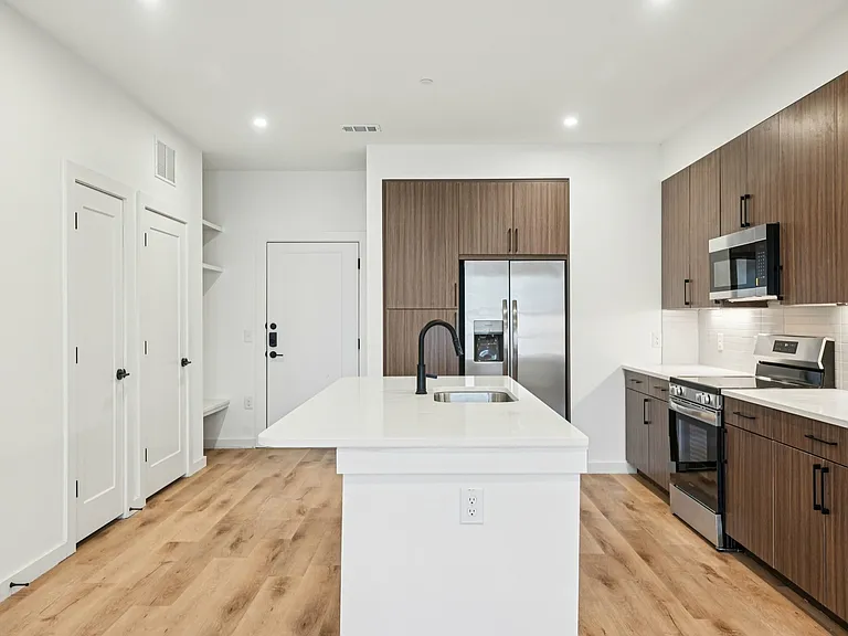 The Marcus — Photo 15