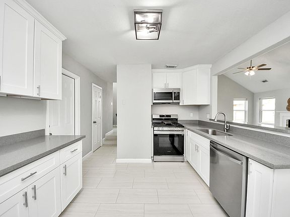 4th image of 4450 Hidden Trace Ct