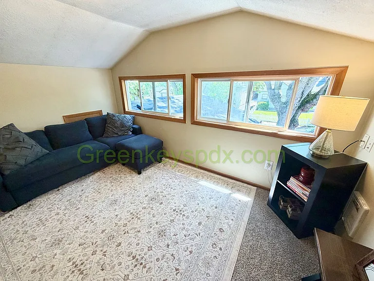 1021 N Jessup St — Photo 23