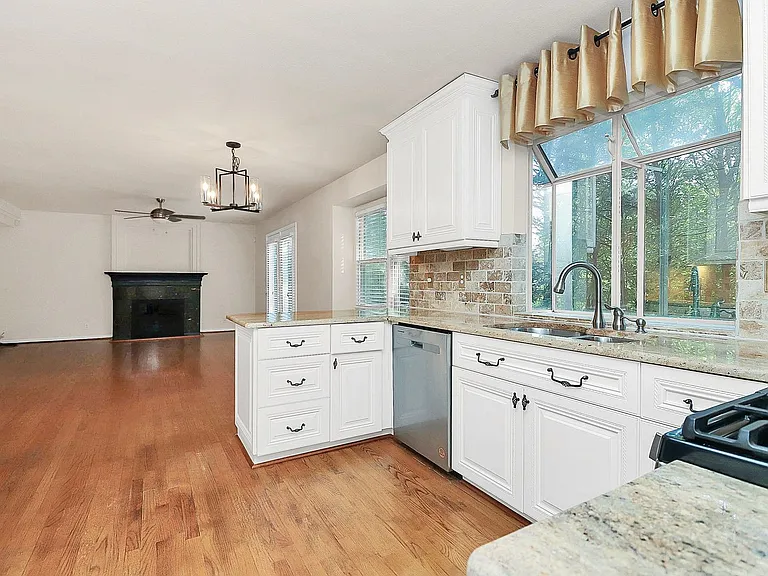 500 River Oaks Ln — Photo 6