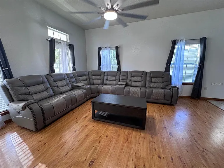 1011 Minnesota Ave — Photo 4
