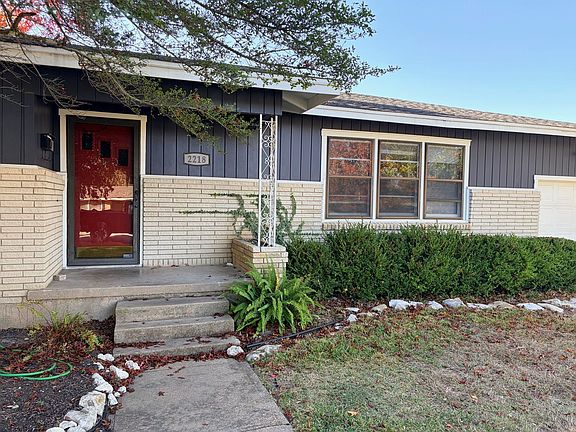2nd image of 2218 Rosewood Dr