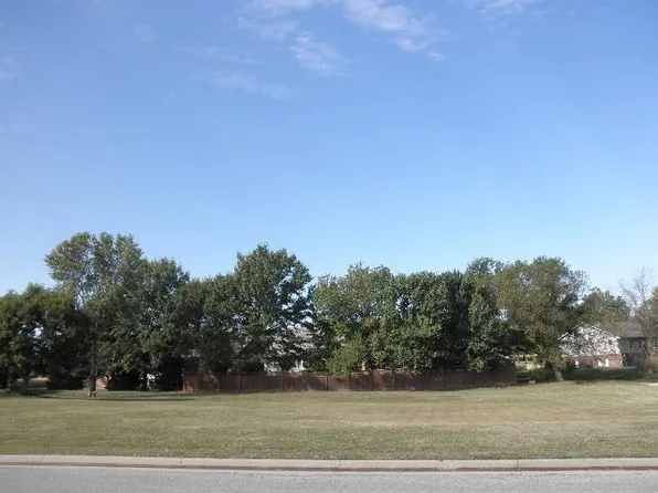 3119 Elwell Dr, Winfield, KS 67156