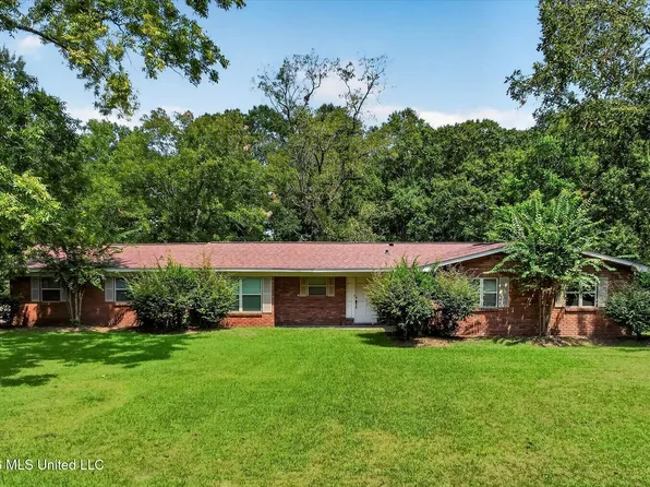 109 Lincoln Ave, Bassfield, MS 39421