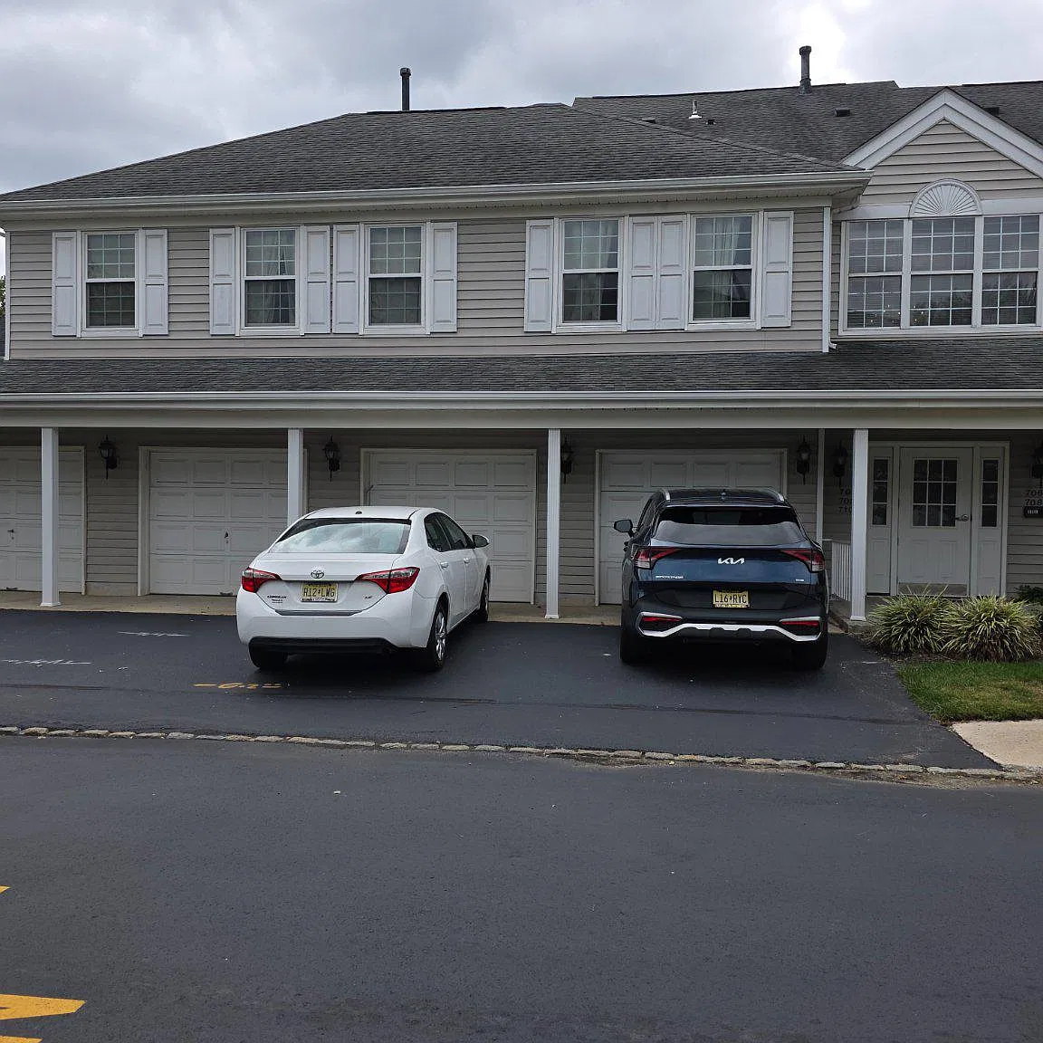 2 bed, 2.0 bath, 1275 sqft, $2,450 — Photo 2