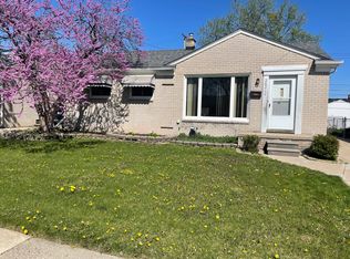 26210 Fernwood St, Roseville, MI