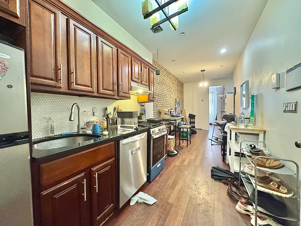 120 Grattan St #2A