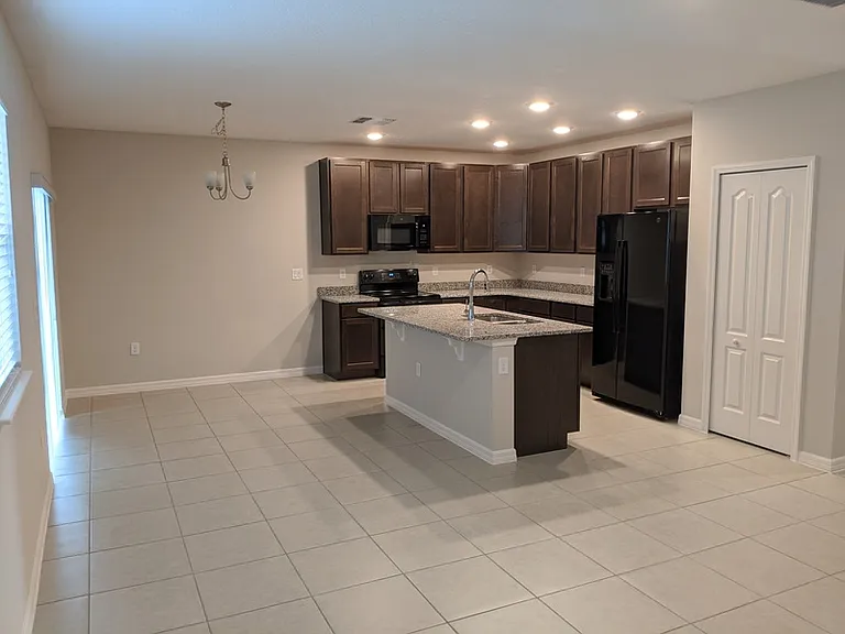 544 Pinecrest Loop — Photo 8