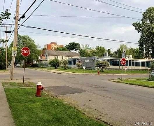3rd image of 543 West Ave