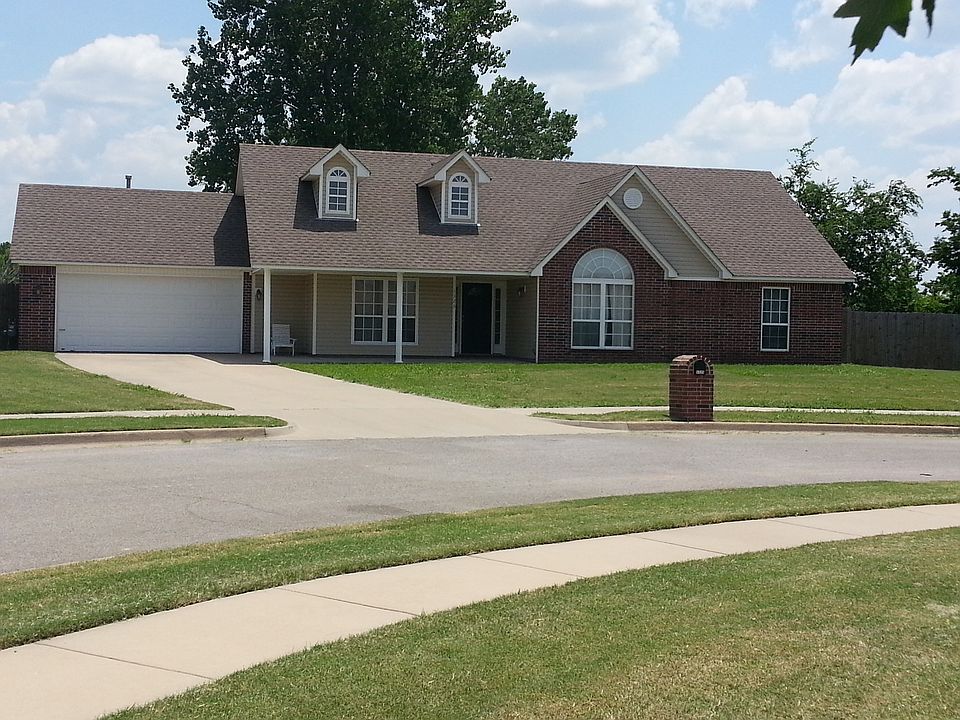 Wonderful, newer home.